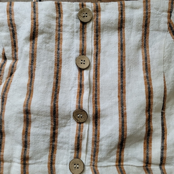 Love Tree Linen Crop Top Size Medium in Beige - Picture 4 of 11